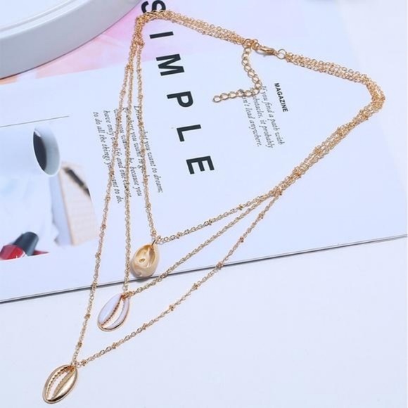 Jewelry - LAST ONE!! Layered Shell Necklace